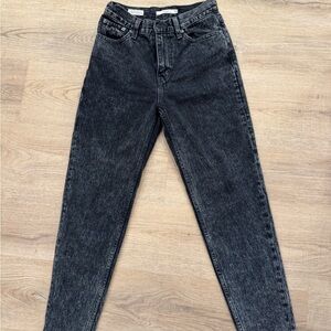Levi's black jeans
